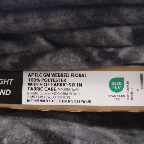 FABRIC Mid Wgt Soft HAND fleece In Spooky Webs Floral, The Last Off The Bolt - Picture 9 of 12